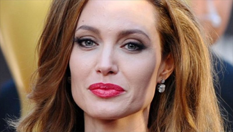 i-kori-tis-angelina-Jolie-sti-megali-othoni