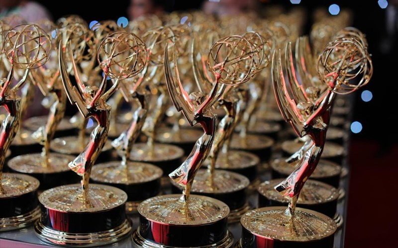 graftike-istoria-sta-fetina-brabeia-emmy