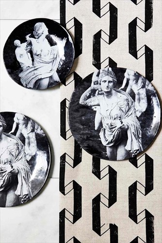 h-ellada-empneei-to-pagkosmio-ntizain