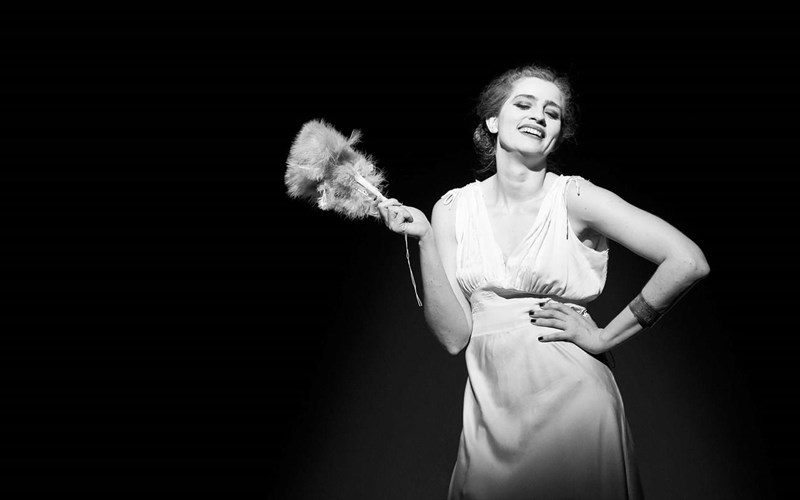 diplo-paron-gia-ti-maria-kitsou-sto-theatro-stathmos