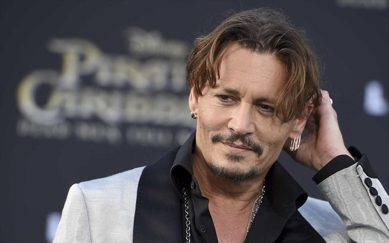 sunexizei-i-kontra-tou-Johnny-depp-me-tous-proin-manatzer-tou-kontra-tou-Johnny-depp-me-tous-proin-manatzer-tou