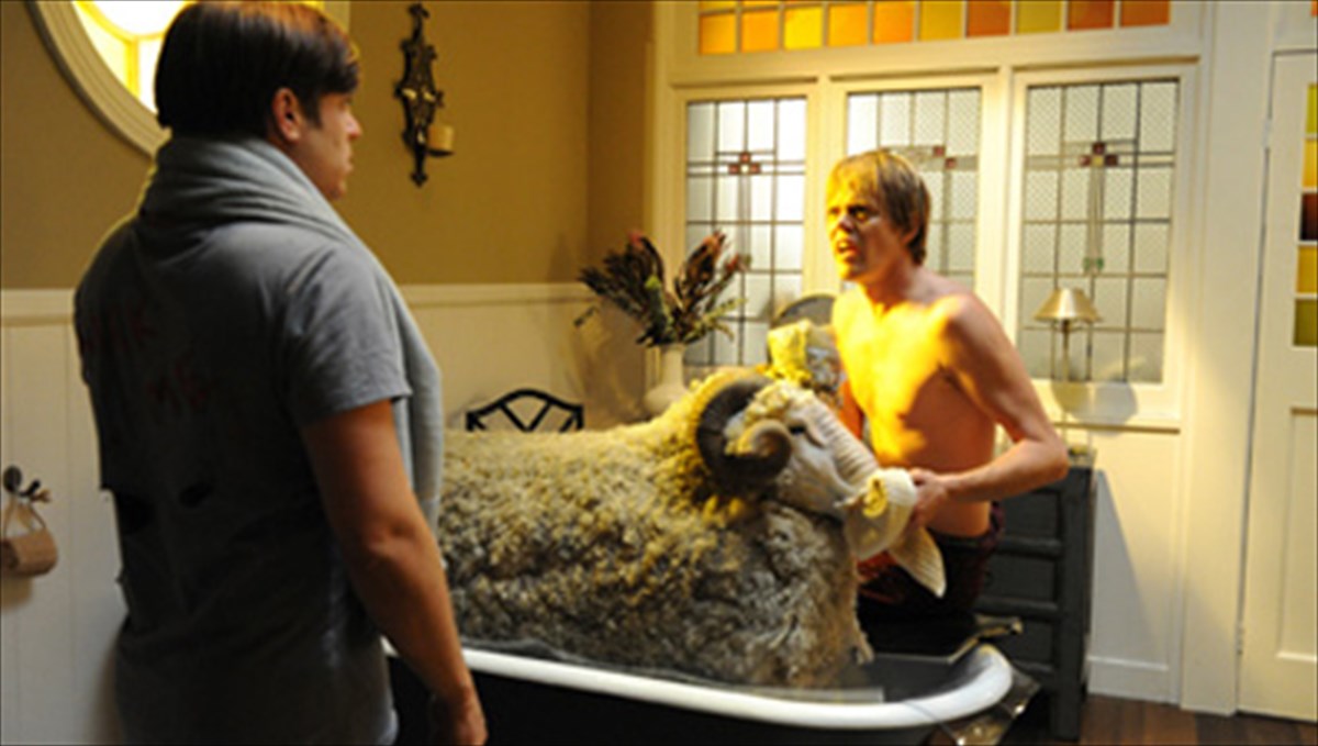 nufi-sta-prothura-neurikis-krisis-oi-koumparoi-ksanaxtupoun