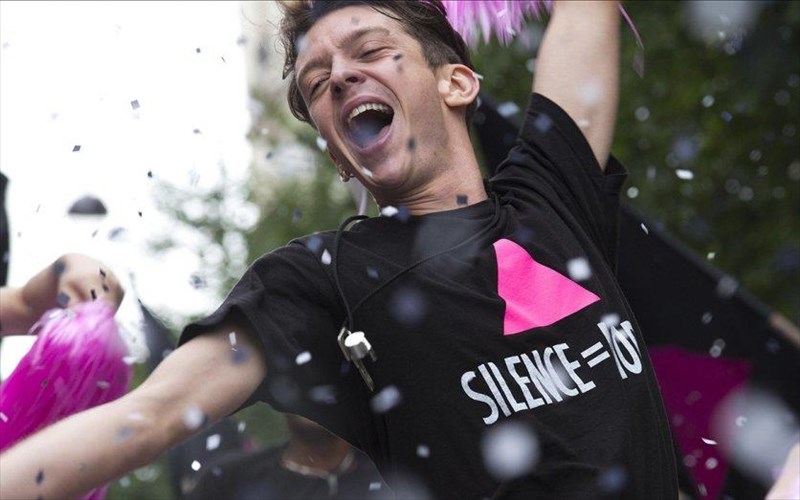 to-120-xtupoi-to-lepto-einai-ena-apo-ta-pio-dunata-dramata-me-thema-to-aids