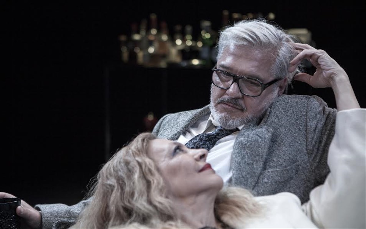 poios-fovatai-tin-virginia-wolf