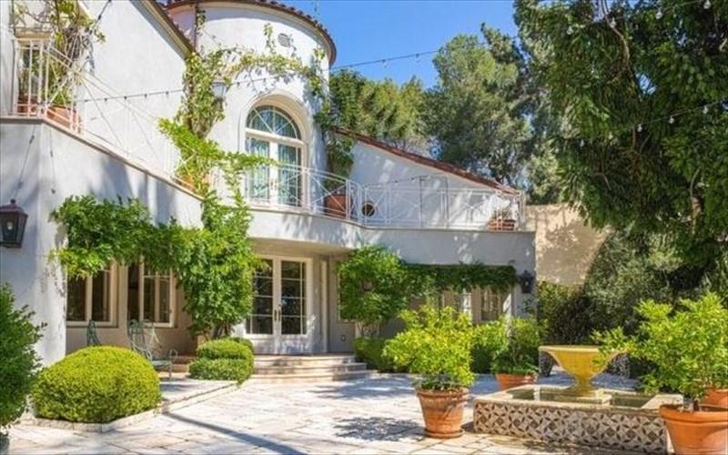 to-spiti-tis-katy-perry-stin-kalifornia-einai-auto-akribos-pou-fantazesai