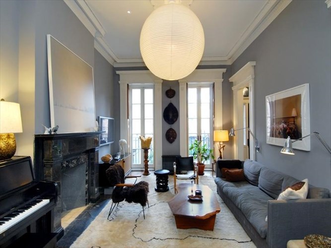 poio-einai-to-spiti-pou-ksexorizei-i-Julianne-moore-Julianne-moore