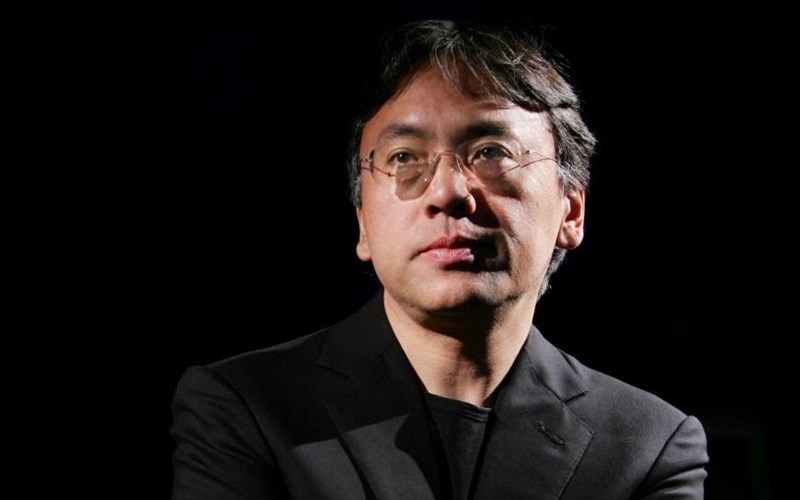 kazuo-ishiguro-o-megalos-nikitis-tou-nompel-logotexnias