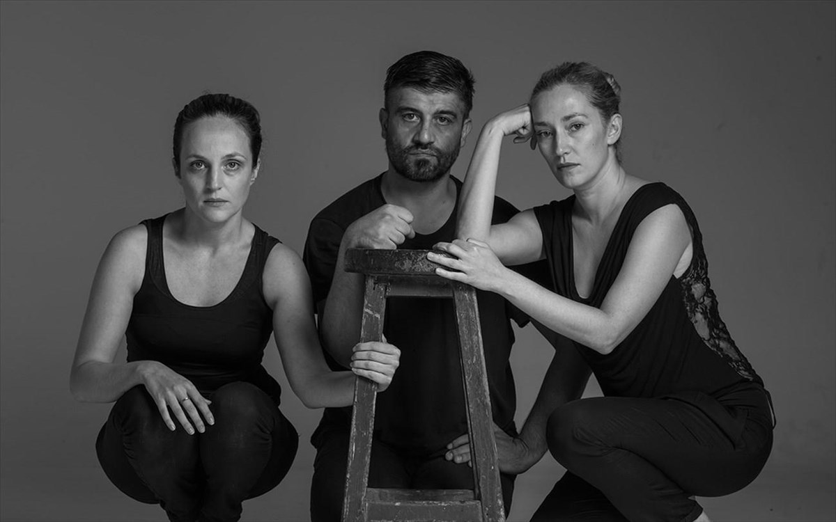 etairia-theatrou-xwros1