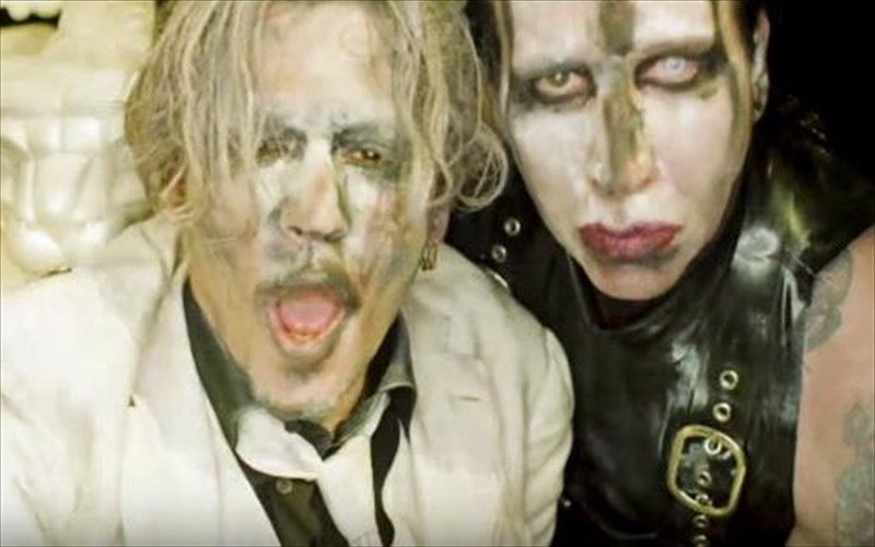 aima-kai-kunigito-gia-ton-Johnny-depp-sto-neo-klip-tou-marilyn-manson