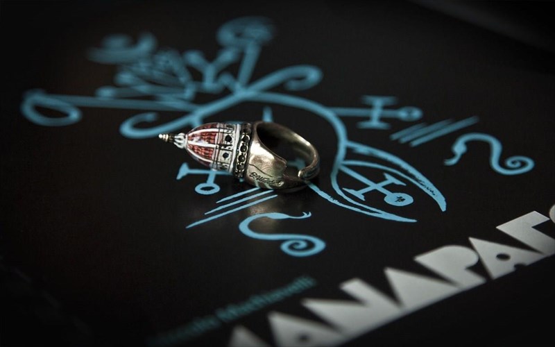 mandragoras-apo-ton-dimitri-komnino-kai-tin-omada-mauro-gala-sto-mpip