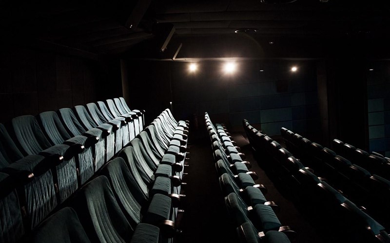 sinema-oli-tin-imera-me-pronomiakes-times-ston-kinimatografo-astor