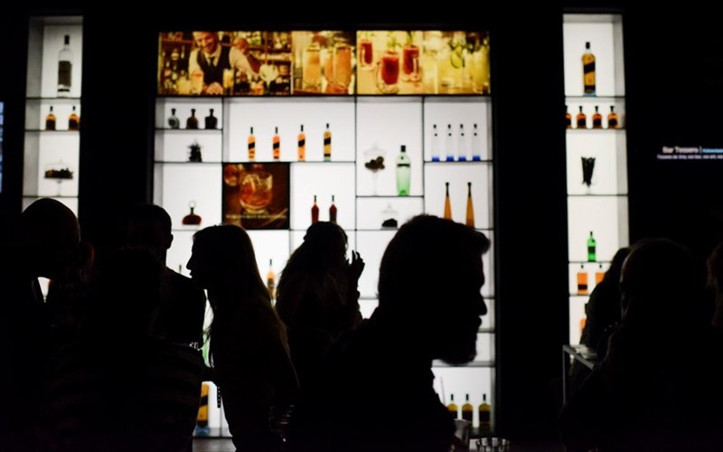 i-thessaloniki-etoimazetai-gia-mia-fine-drinking-empeiria