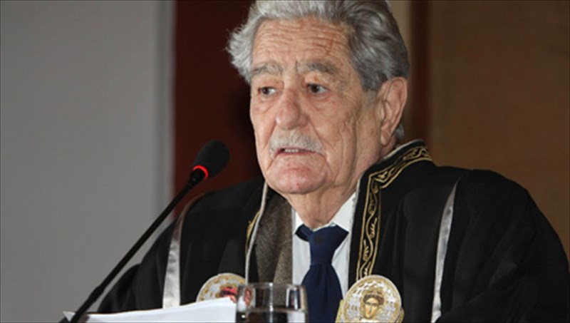 i-filosofia-tou-kosta-akselou-os-puksida-gia-tin-epoxi-mas