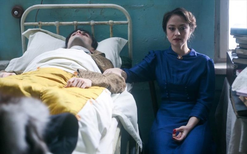 simademenes-kardies-mia-epikairi-koinoniki-alligoria-pou-den-mporeis-na-prosperaseis