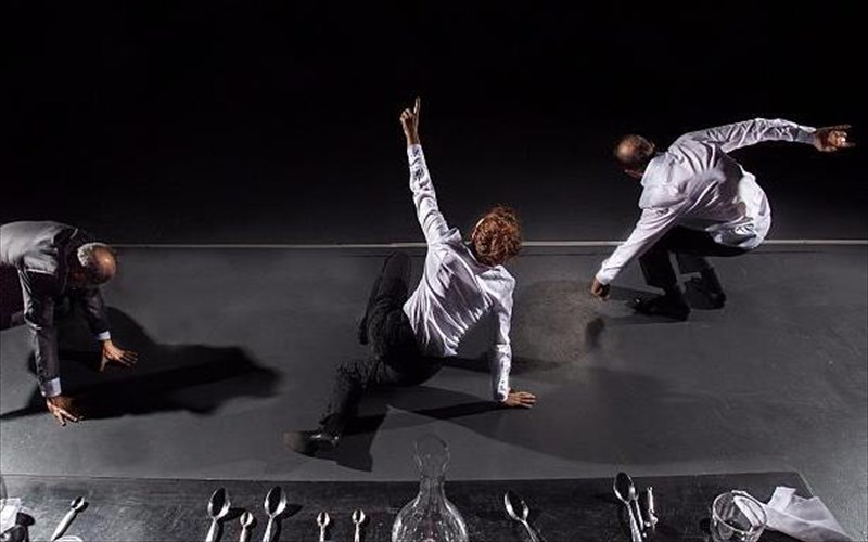 i-dimokratia-ton-laon-kai-i-outopia-tis-ee-outopia-tis-ee