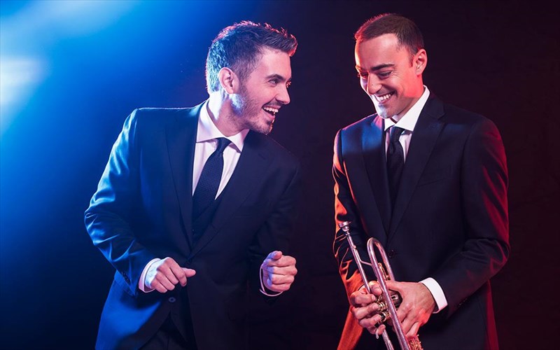 kerdiste-proskliseis-kai-taksidepste-me-ton-mixali-xatzigianni-sto-fos