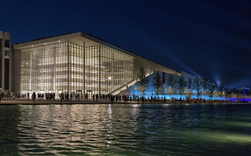 nees-dorees-upsous-ano-ton-33-ekatommurion-anakoinothikan-apo-to-idruma-stauros-niarxos