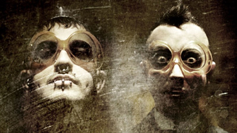 ena-protoporiako-mousiko-didumo-sto-six-dogs