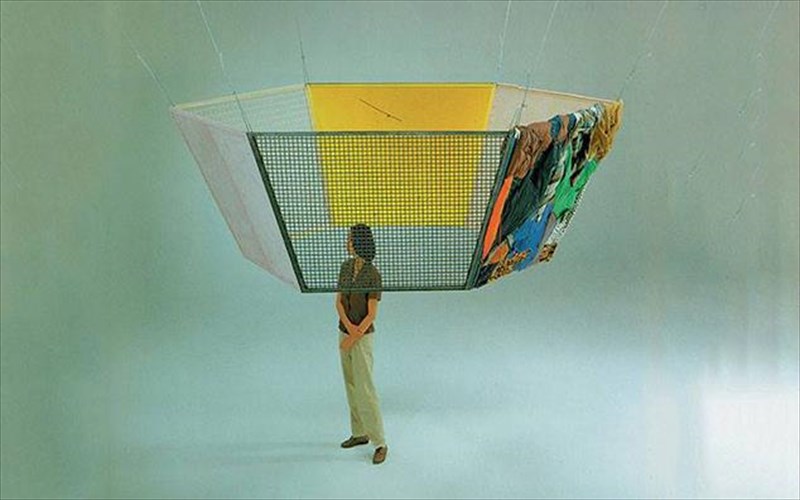 o-ilan-manouach-mazi-me-treis-kalesmenous-mousikous-sto-kentro-elegxou-tileoraseon