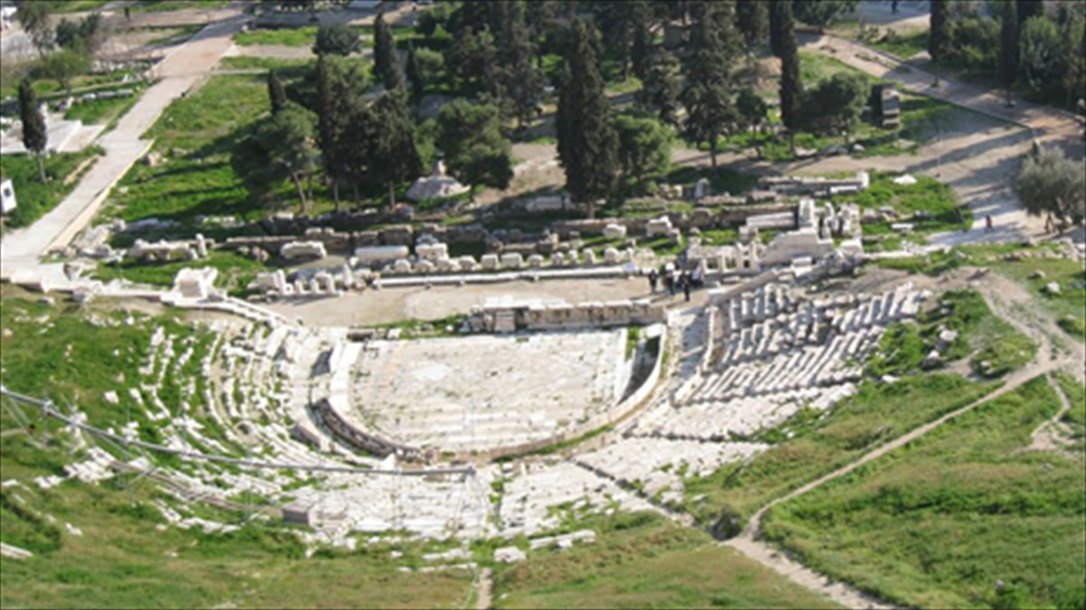 mousiki-kai-aisxuleios-logos-epeita-apo-2500-xronia-stin-akropoli