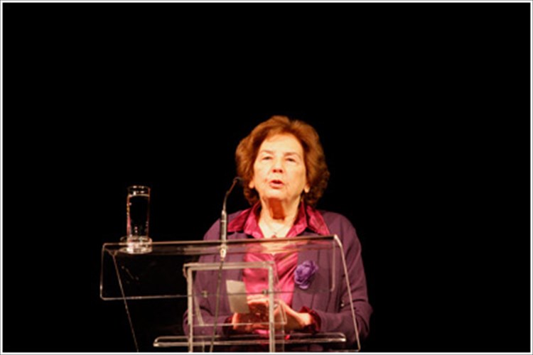 h-alki-zei-stis-ekdoseis-metaixmio