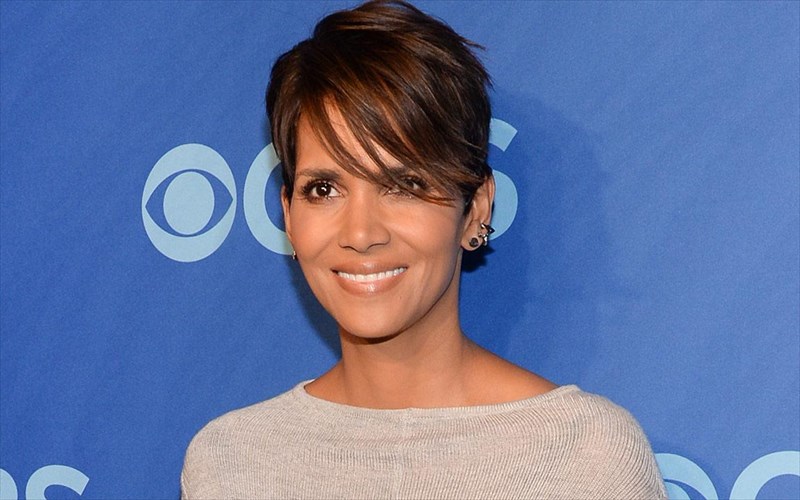 ti-kanei-i-halle-berry-stin-mageutiki-mpora-mpora-halle-berry-stin-mageutiki-mpora-mpora