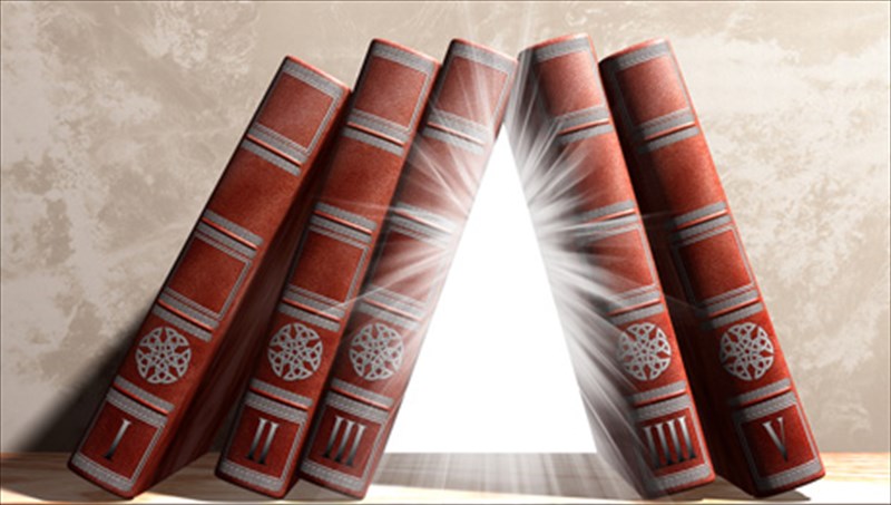 mesaioniko-thriler-apo-ton-martselo-simoni