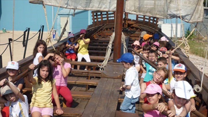 nea-sabbatokuriaka-diaskedasis-ston-elliniko-kosmo