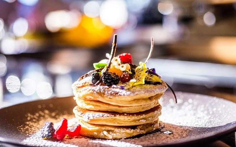 to-neo-brunch-tou-blends-mas-stelnei-sti-glufada-tis-kuriakes