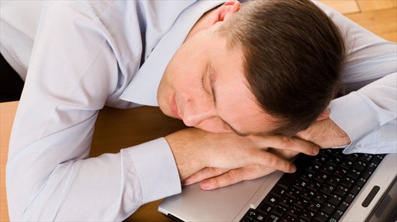 ypnilia-sto-grafeio-ora-na-tin-katapolemisete