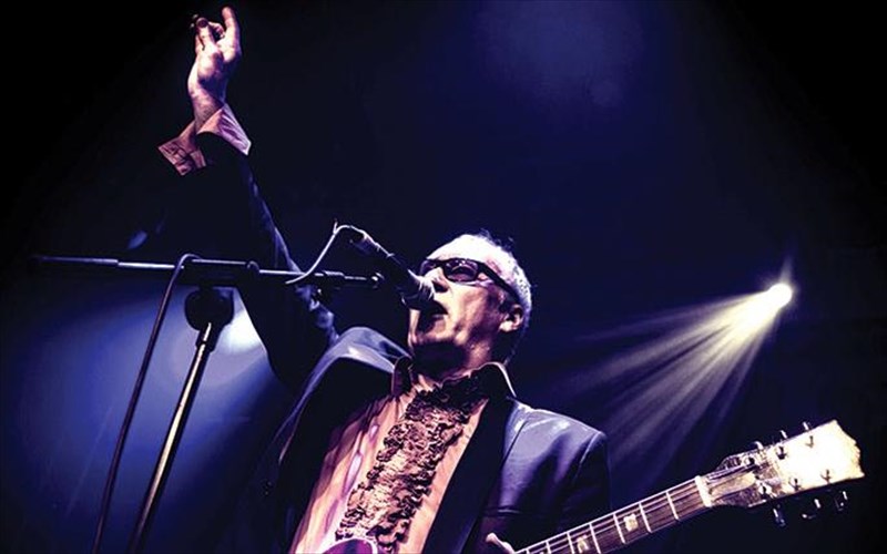 mia-spoudaia-rockin-blues-mpanta-sto-half-note-Jazz-club