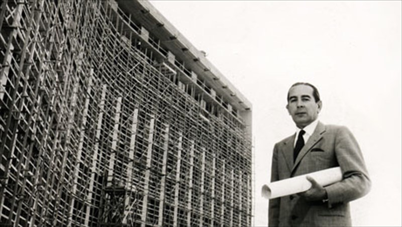 o-kosmos-tou-emmanouil-boureka-sto-mouseio-mpenaki