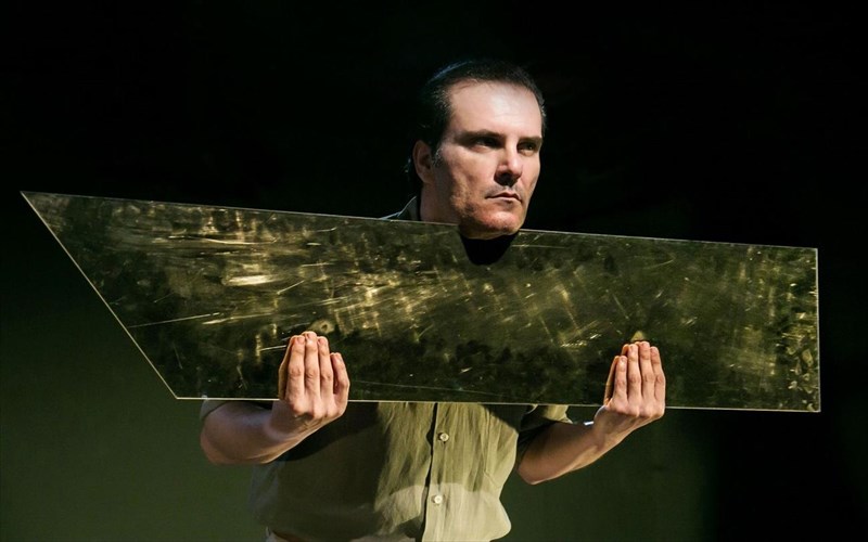 3i-suzitisi-me-didaktores-theologias-gia-ton-kseno-sto-apo-mixanis-theatro