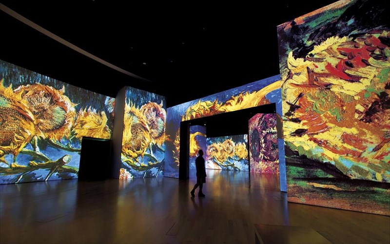 oxto-mikres-kai-megales-ektheseis-gia-tis-giortes