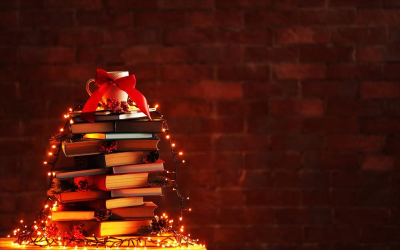 deka-metafrasmena-biblia-gia-ta-xristougenna