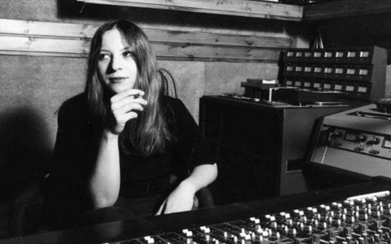 i-lena-platonos-mas-suntrofeuei-sti-megaluteri-nuxta-tou-xronou