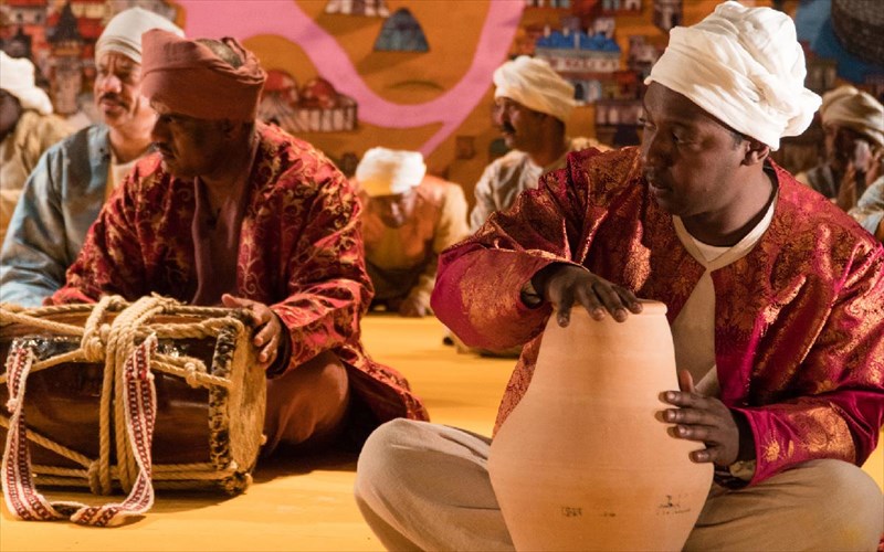 ena-megalo-politiko-paramuthi-gia-tin-anatoli-kai-ti-dusi-sti-stegi