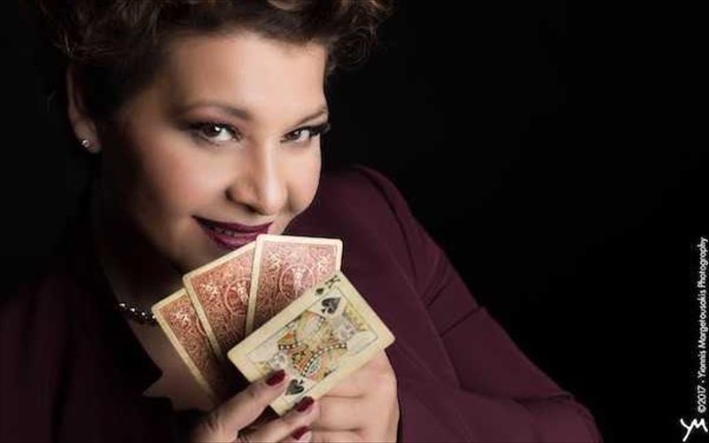 ypodexomaste-to-neo-etos-me-ti-giota-negka-sto-passport