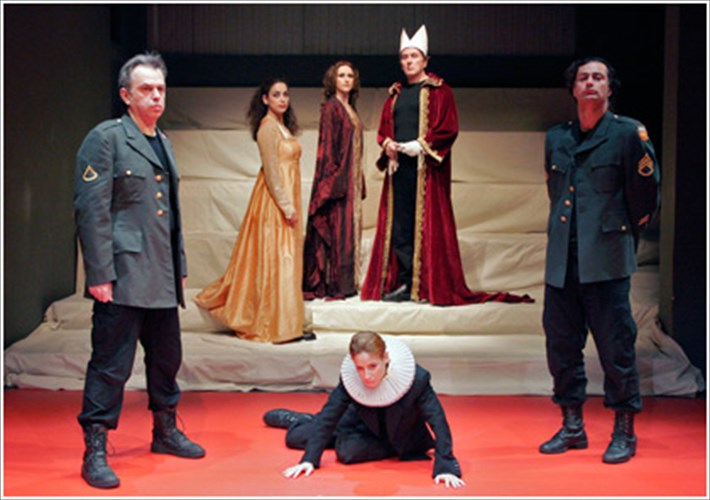 o-ionesko-kai-to-paralogo-tis-eksousias