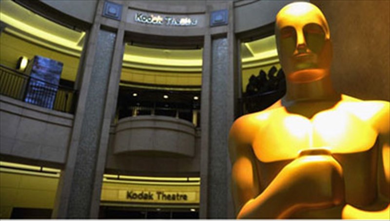 oi-upopsifiotites-gia-to-oskar-kaluteris-ksenoglossis-tainias