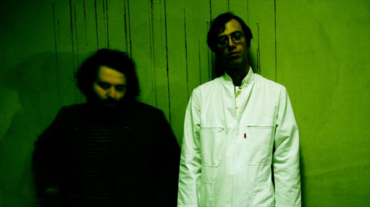 i-nea-elliniki-mousiki-skini-mas-ksanasustinetai