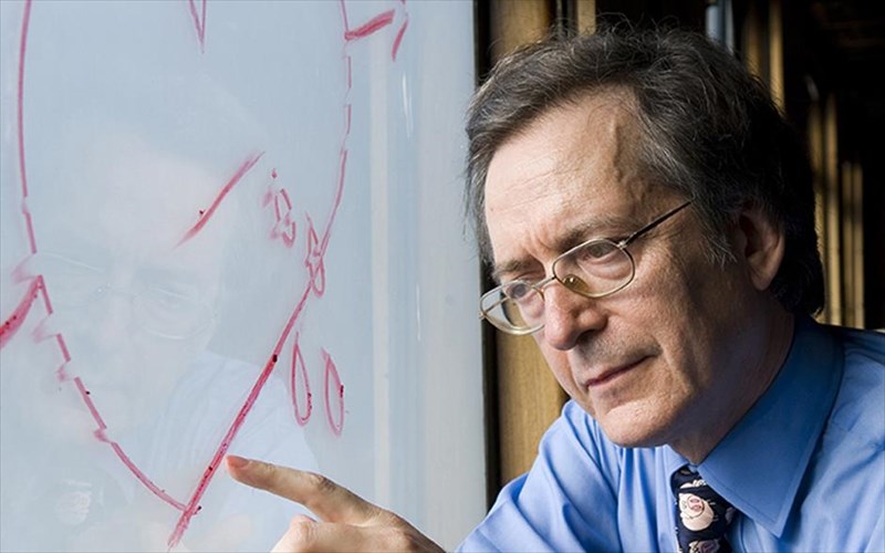 o-eugenios-tribizas-erxetai-sto-public-tou-the-mall-athens