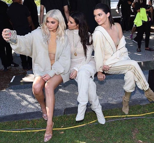 otan-i-pasarela-diarkei-mia-imera-pasarela-diarkei-mia-imera