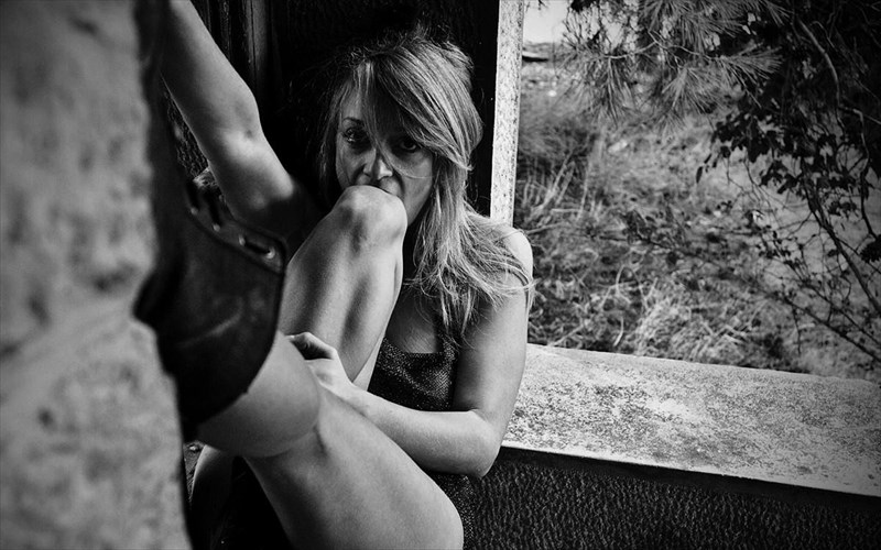 o-pothos-katalambanei-to-booze