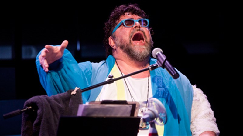 o-stamatis-kraounakis-de-masaei-kai-fetos