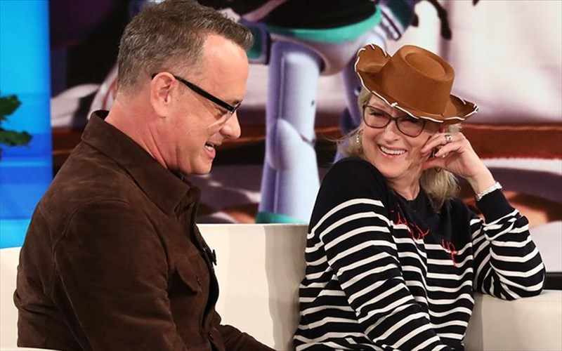 meryl-streep-kai-tom-hanks-mimountai-live-o-enas-ton-allon-enas-ton-allon