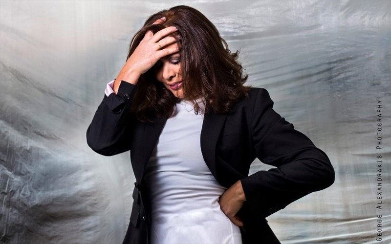 mia-mousiki-parastasi-apo-ti-dimitra-papiou-gia-oxto-mono-bradia