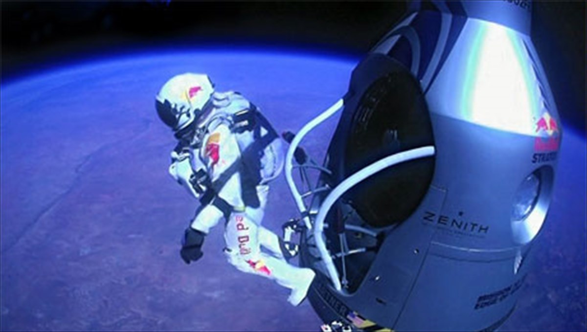 to-alma-rekor-tou-baumgartner-apo-tin-akri-tou-diastimatos