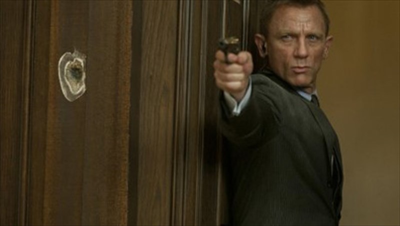 o-James-bond-tou-skyfall-kathilose-koino-kai-kritikous