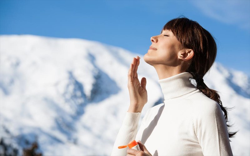 giati-prepei-na-forame-antiiliako-akomi-kai-tora